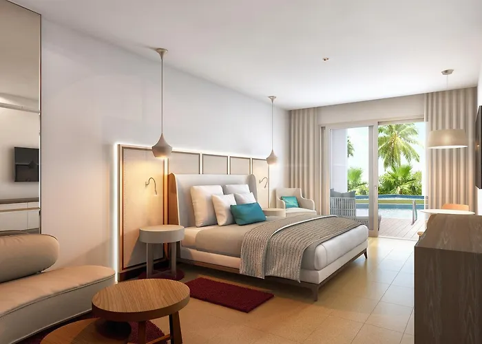 Premium Swim Up Suite
